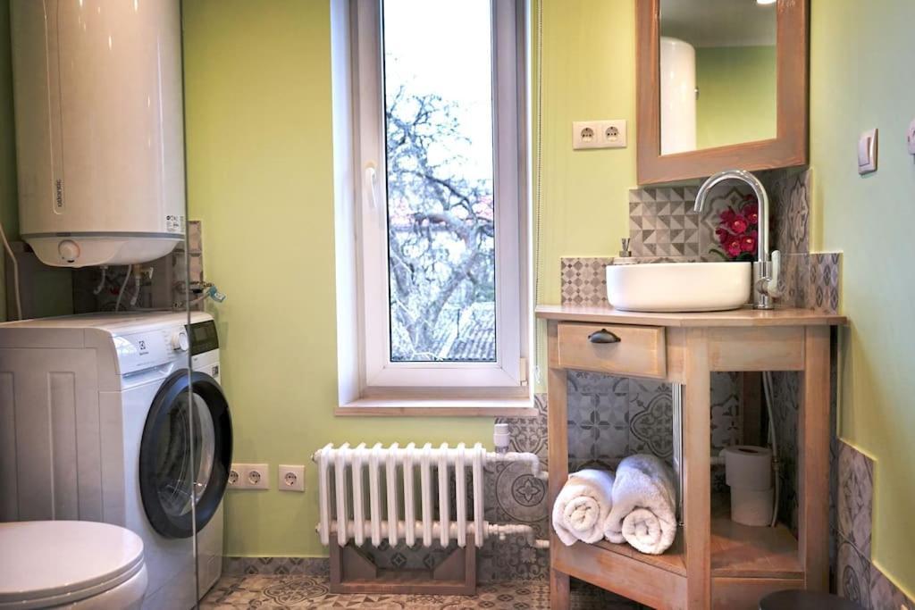 Prime 2Br/Ba Apt Next To Main Station & Olympic Center Liepaja Exterior photo